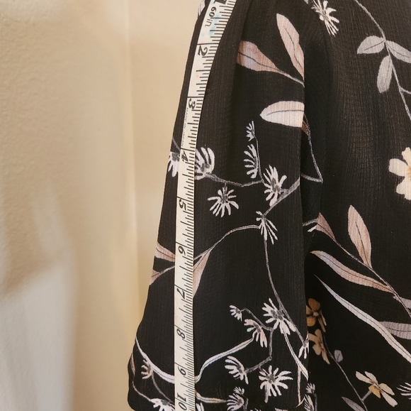 Lulu's Black Floral Wrap Dress size 2 - Picture 10 of 15